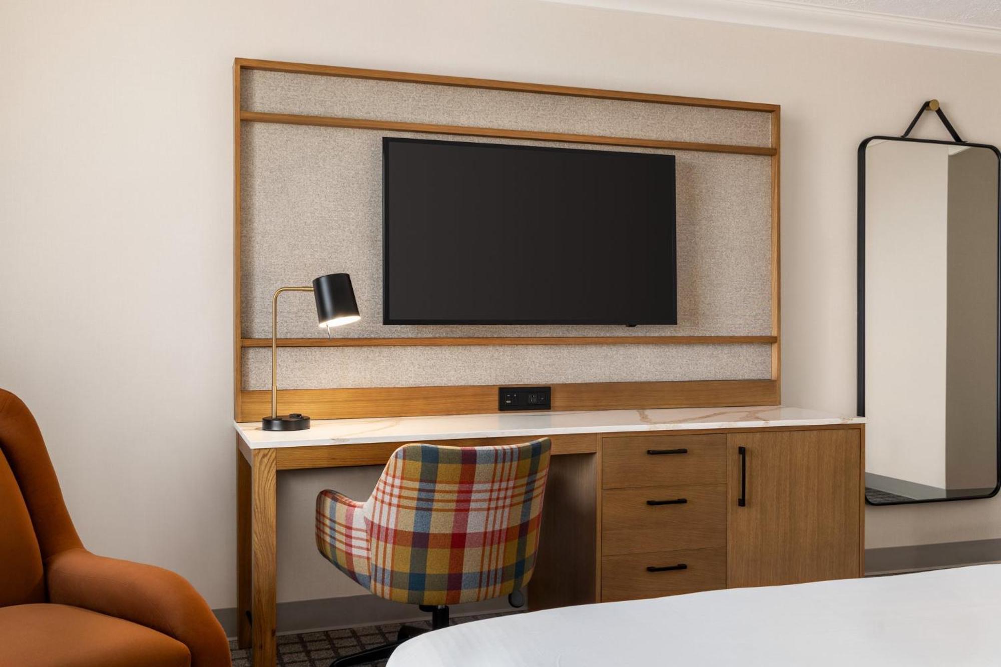 Crowne Plaza Airport Expo Ctr By Ihg