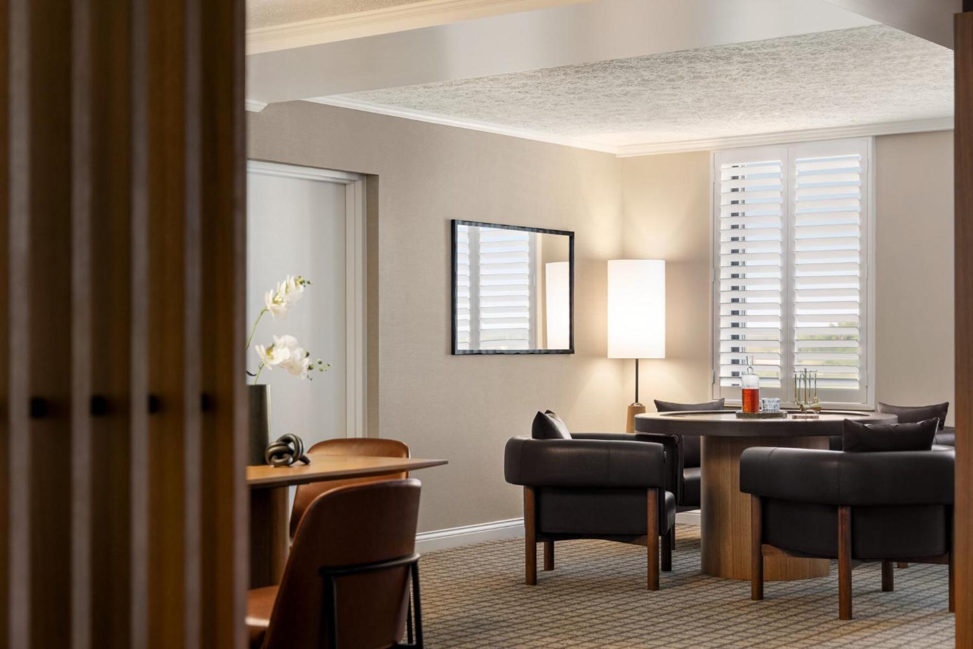 Hotel Crowne Plaza Airport Expo Ctr By Ihg 4*