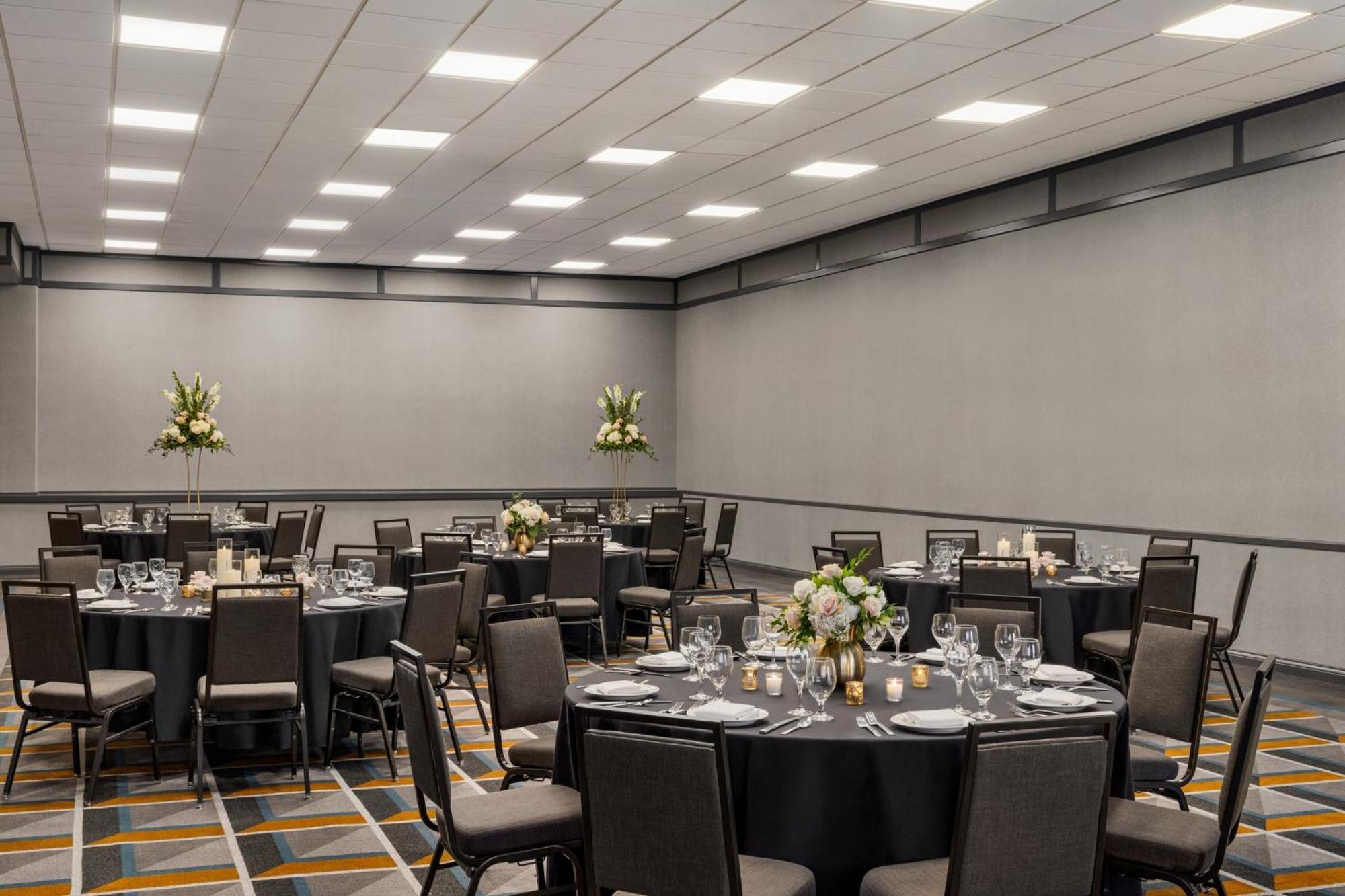 Crowne Plaza Airport Expo Ctr By Ihg Louisville