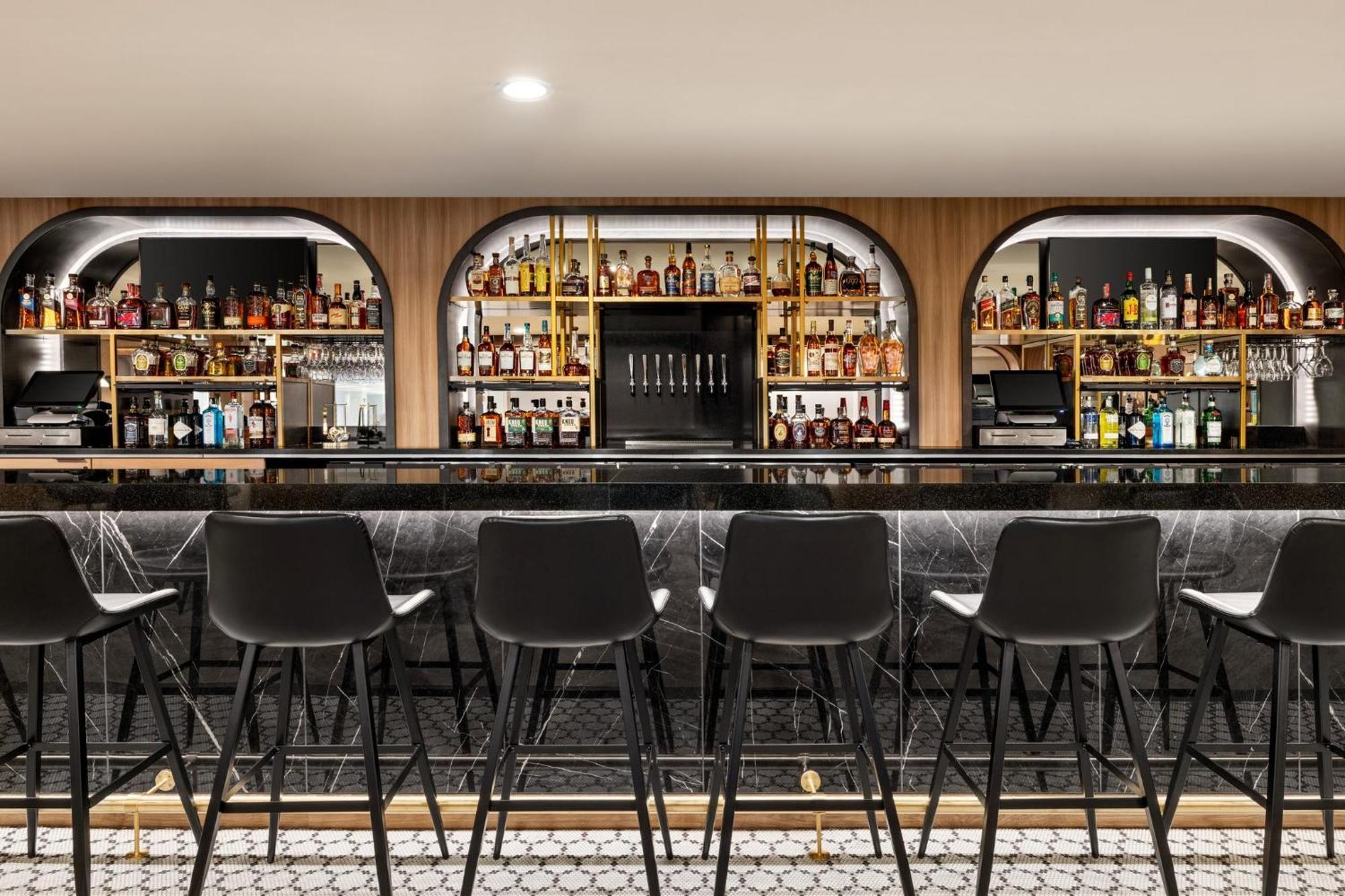 Hotel Crowne Plaza Airport Expo Ctr By Ihg